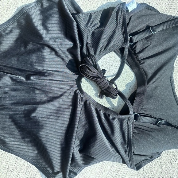 Wild Fable Black Cutout One-Piece Swimsuit NWT - Picture 6 of 6